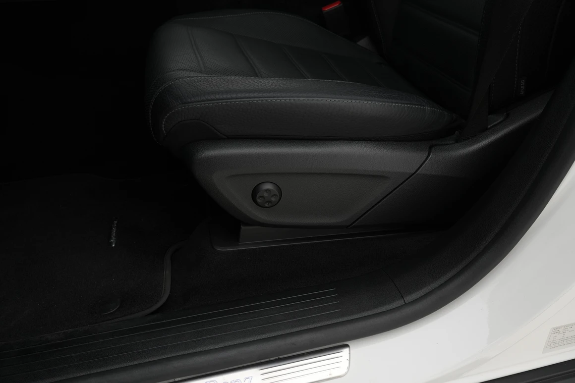 Mercedes-Benz GLE-Class - Фото 35