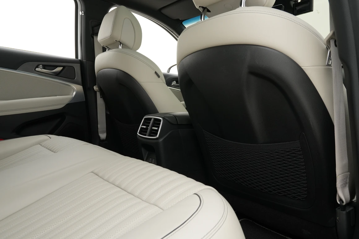 Genesis G70 - Фото 37