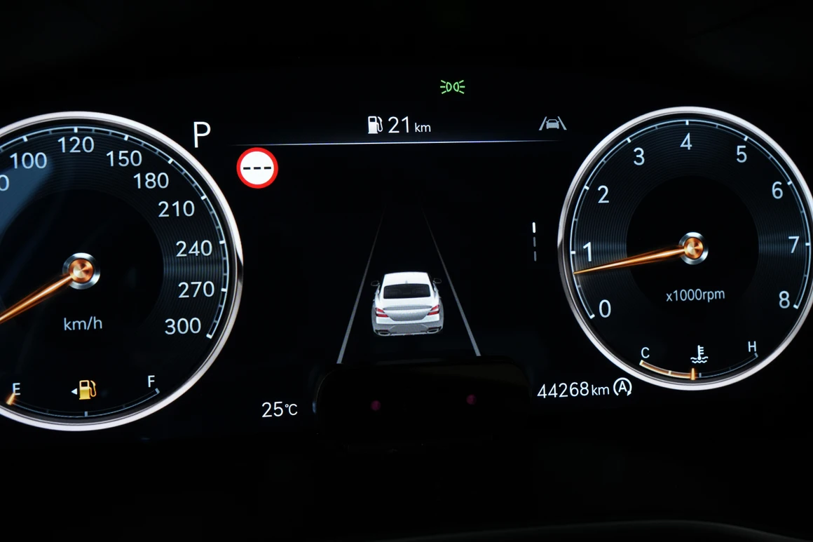 Genesis G70 - Фото 27