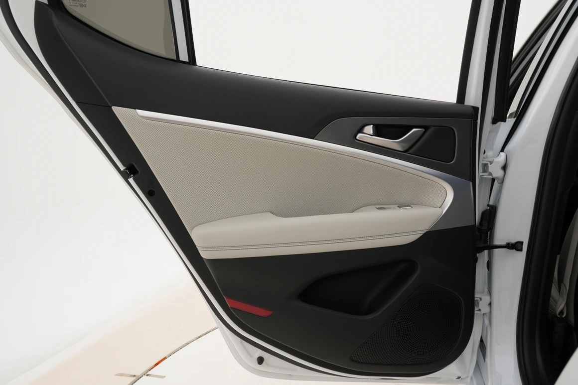Genesis G70 - Фото 20