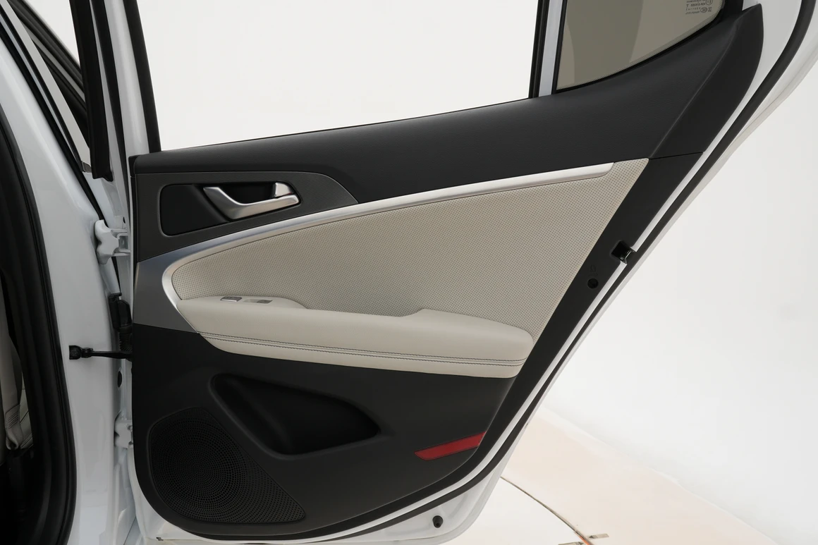 Genesis G70 - Фото 21