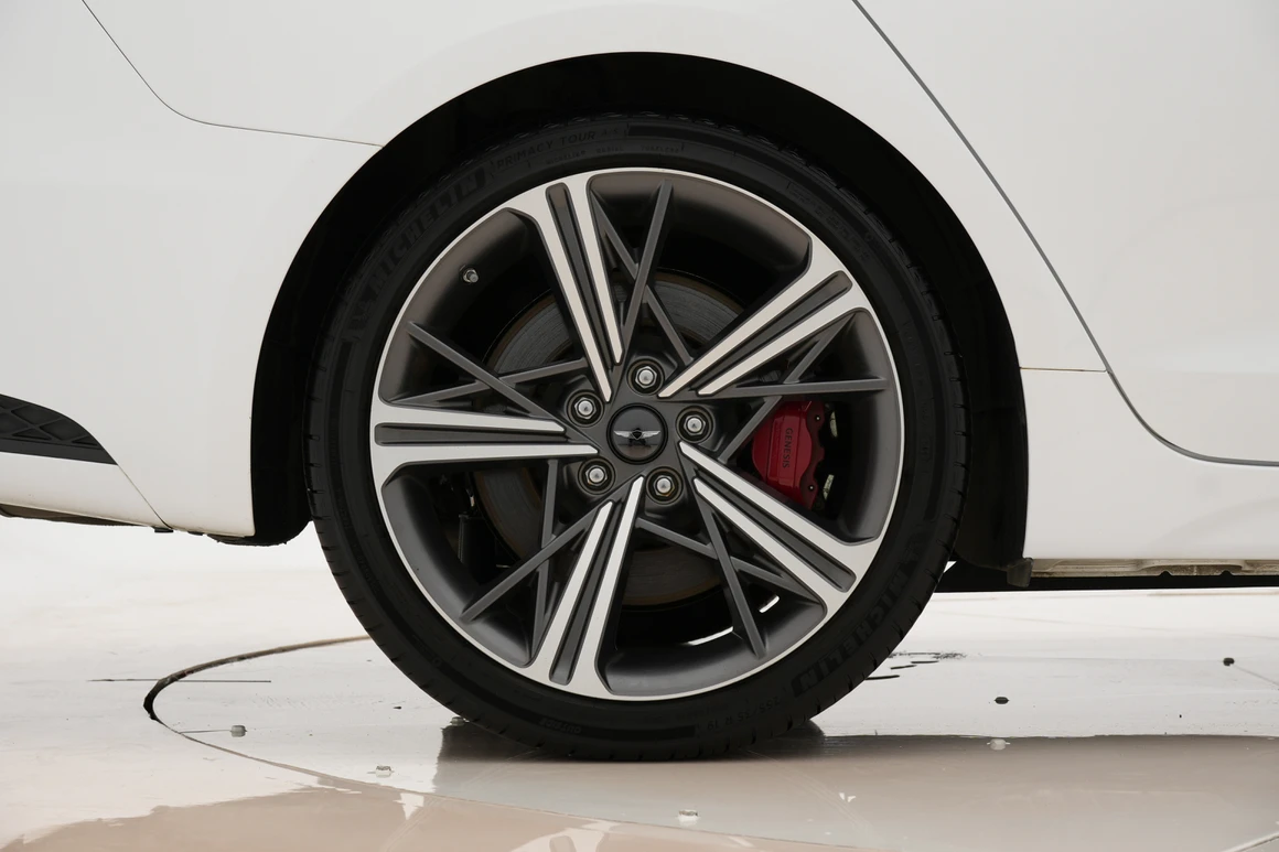 Genesis G70 - Фото 15