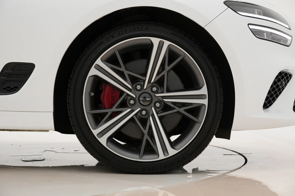 Genesis G70 - Фото 16