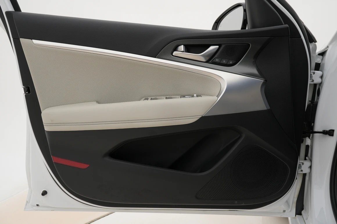Genesis G70 - Фото 19