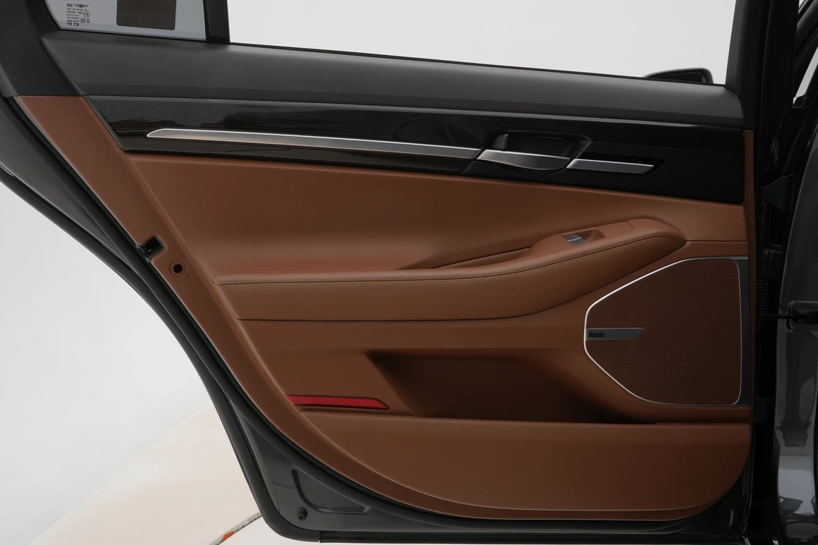 Genesis G90 - Фото 20