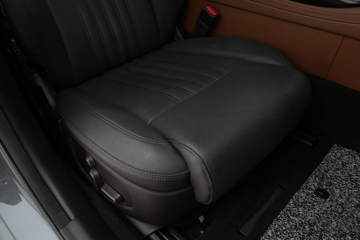 Genesis G90 - Фото 31