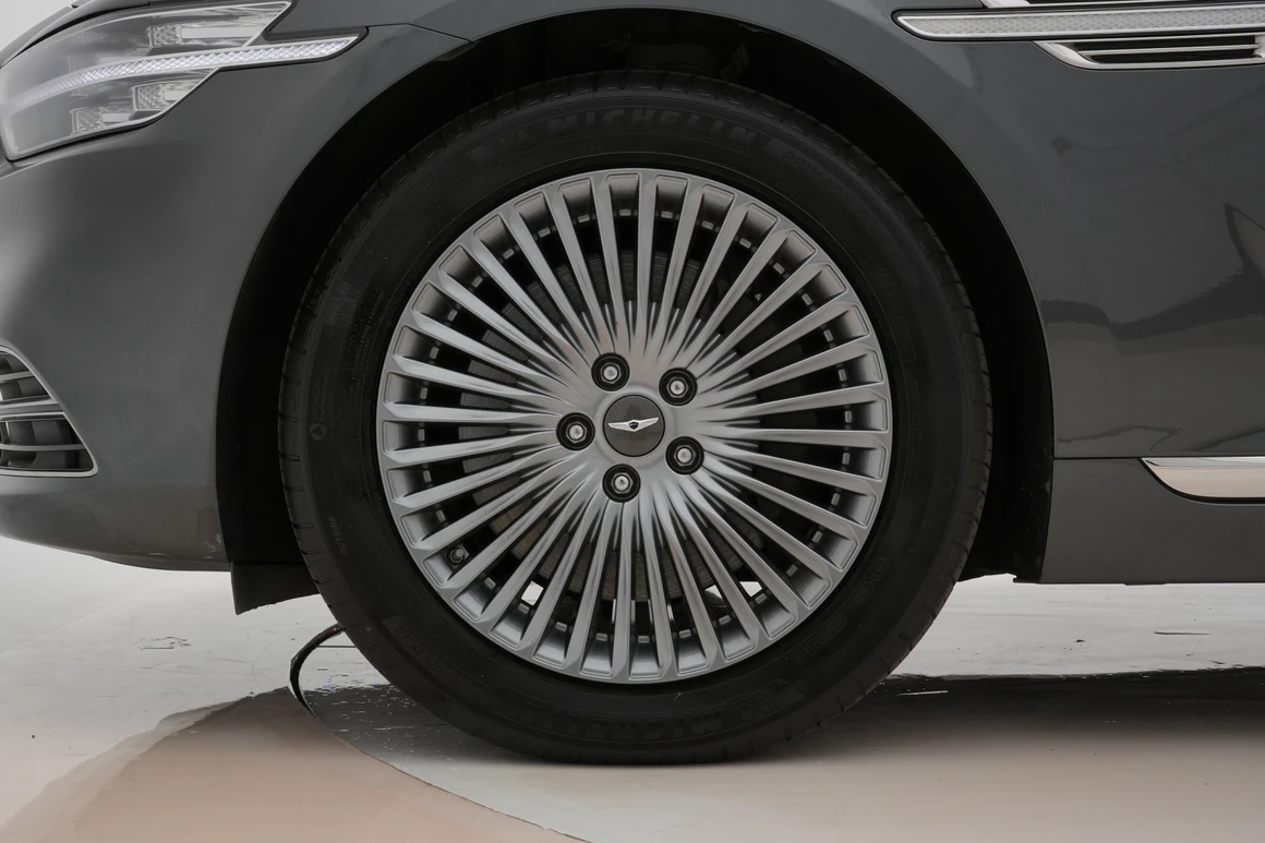 Genesis G90 - Фото 13