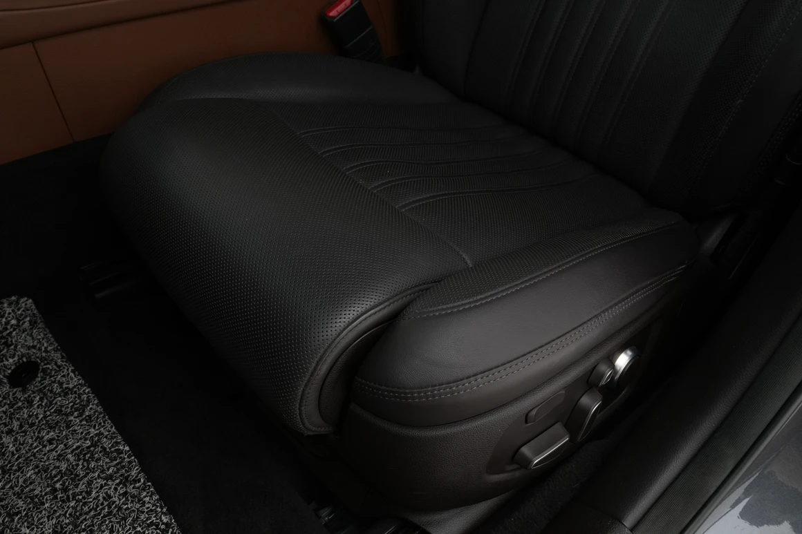 Genesis G90 - Фото 23