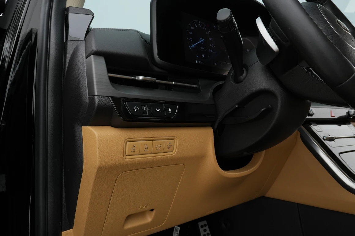 Kia Carnival - Фото 24