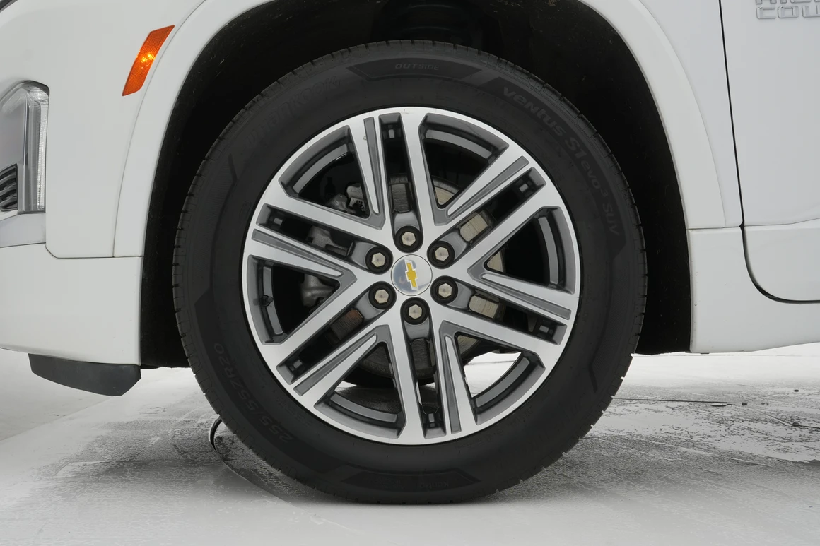 Chevrolet Traverse - Фото 12