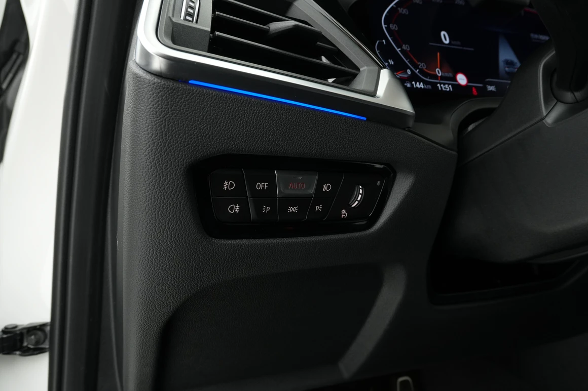 BMW 3-Series - Фото 19