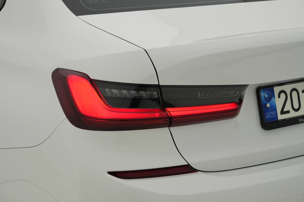BMW 3-Series - Фото 11