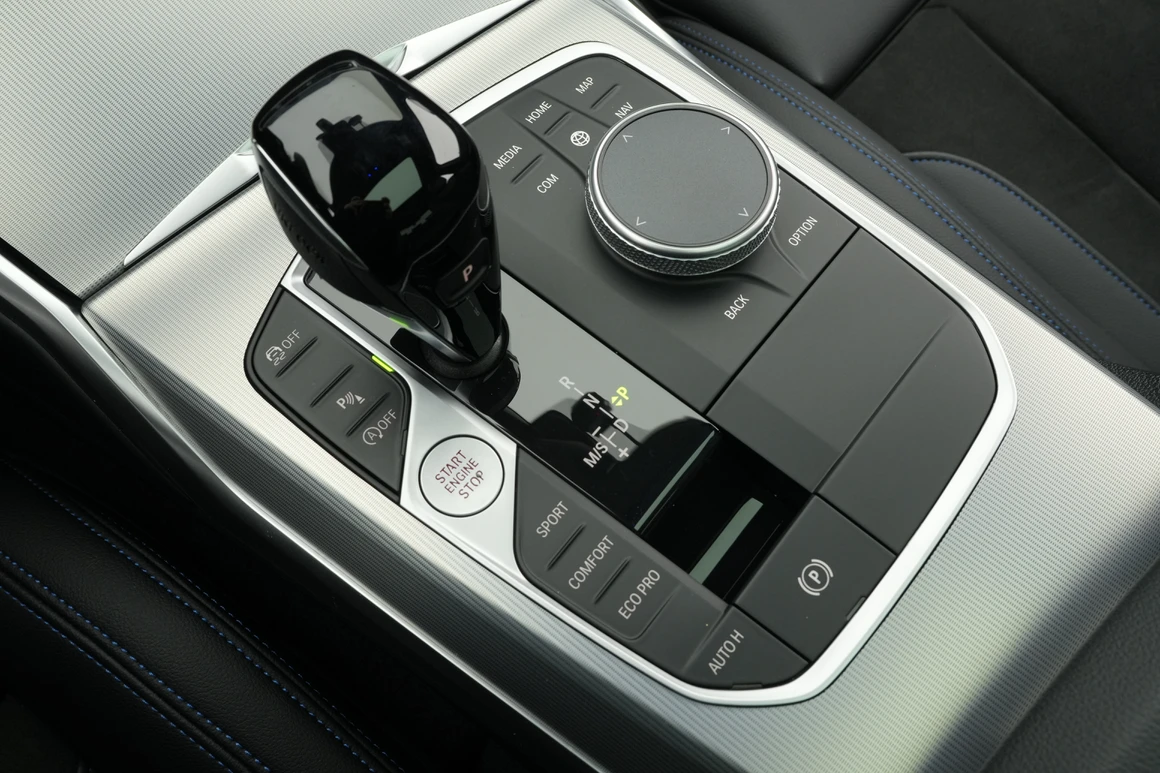 BMW 3-Series - Фото 22