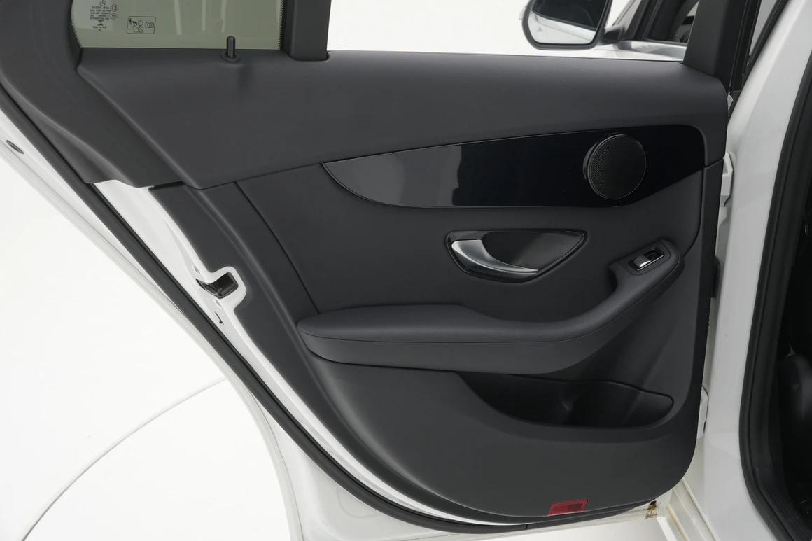 Mercedes-Benz C-Class - Фото 20
