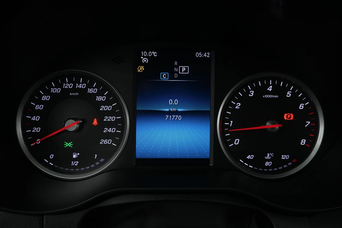 Mercedes-Benz C-Class - Фото 25