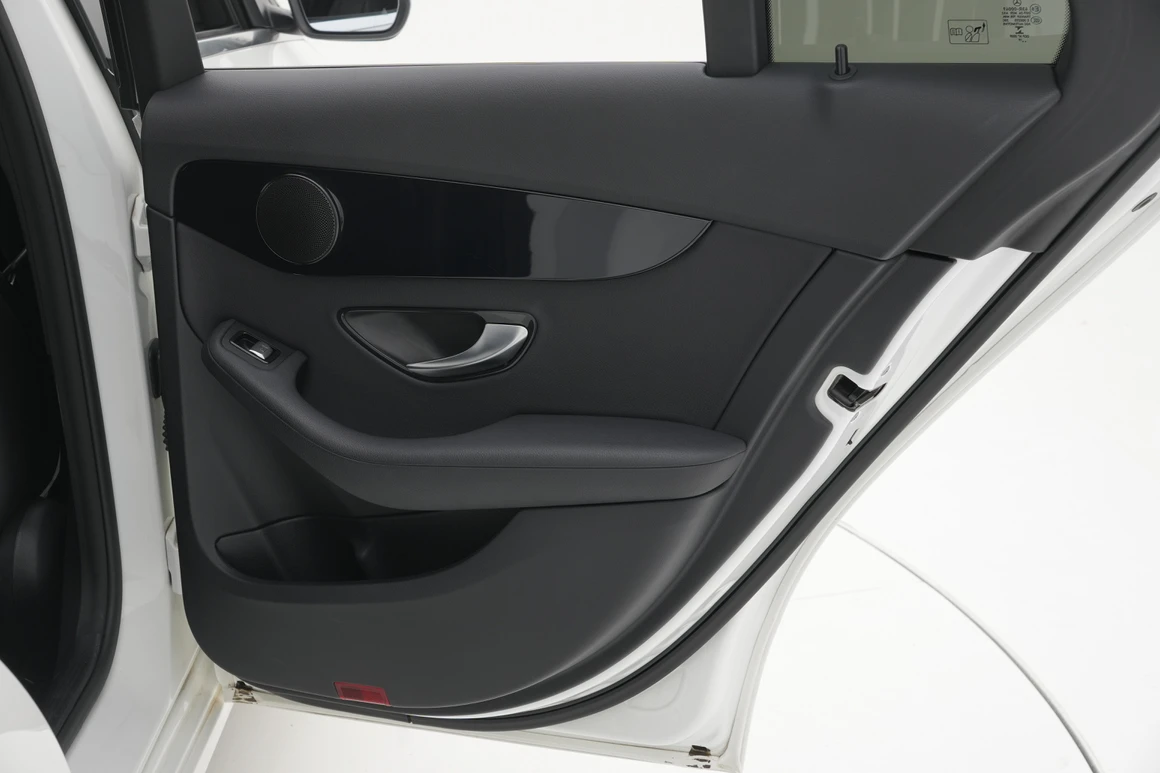 Mercedes-Benz C-Class - Фото 21