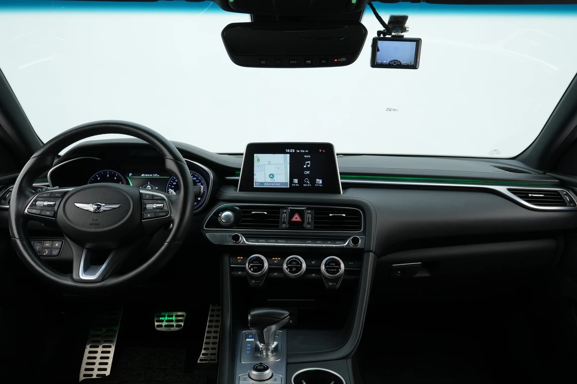 Genesis G70 - Фото 18