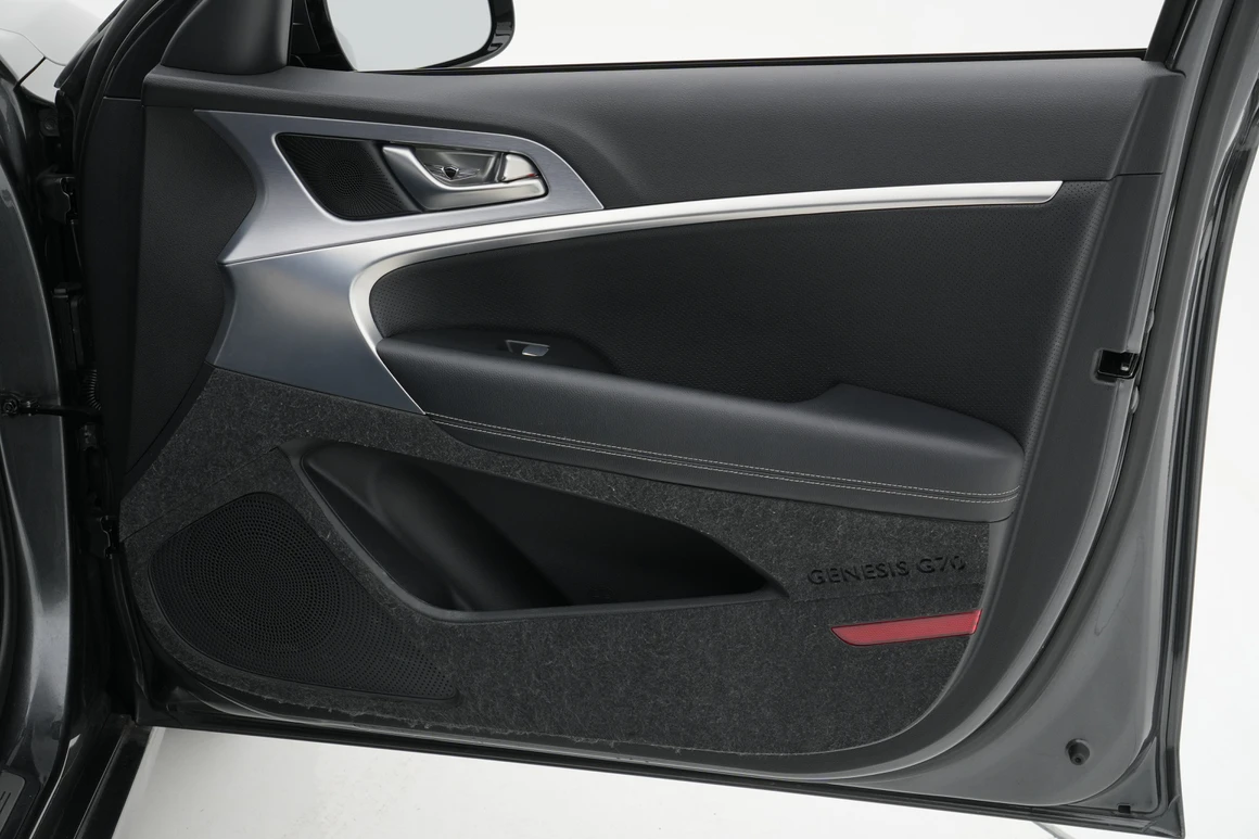 Genesis G70 - Фото 22