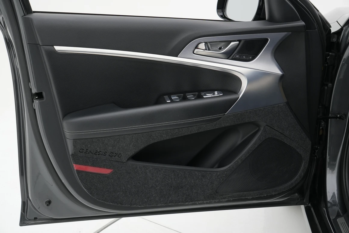 Genesis G70 - Фото 19