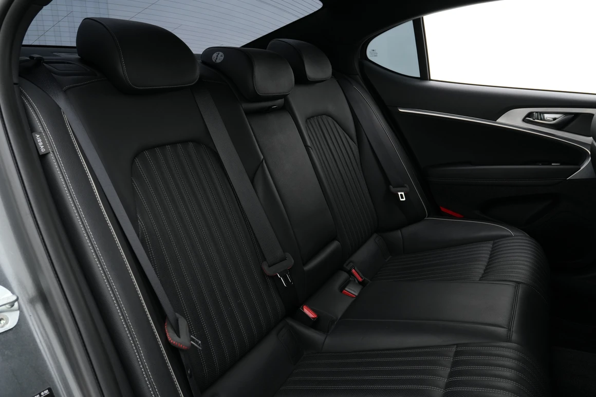 Genesis G70 - Фото 29