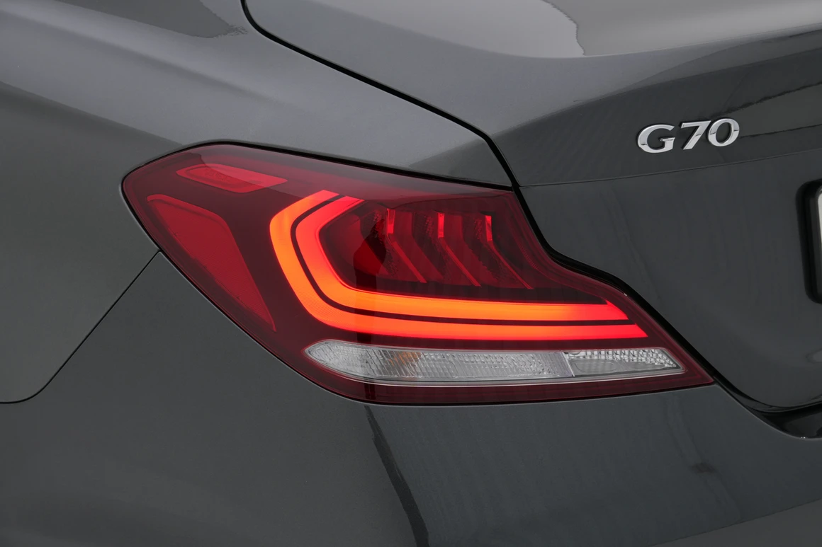 Genesis G70 - Фото 11