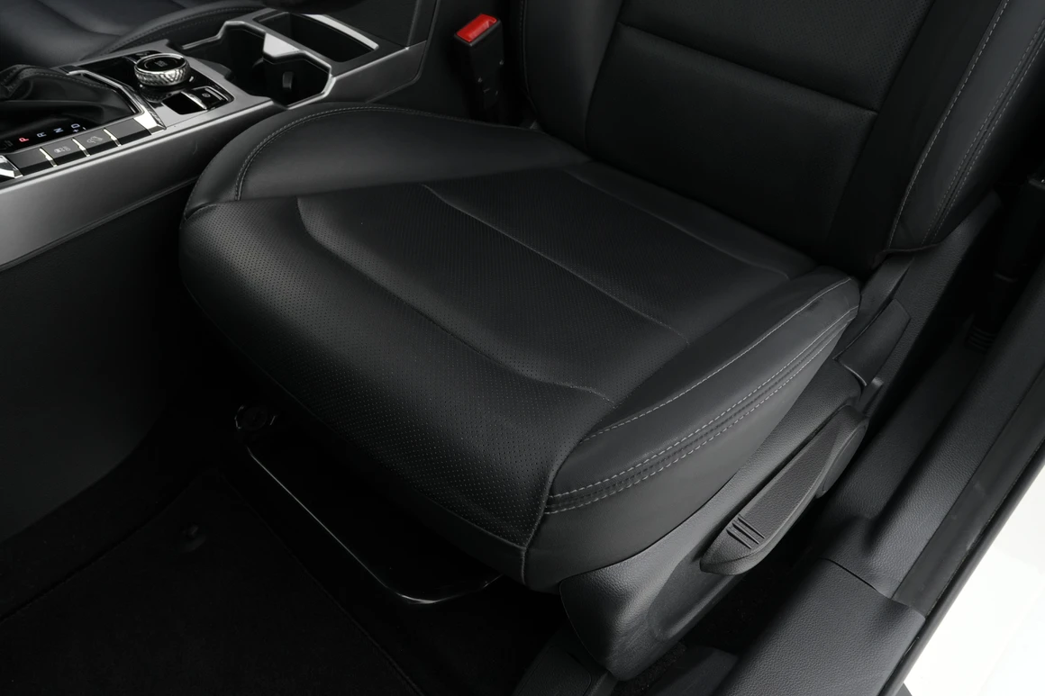 KG Mobility (Ssangyong) Korando - Фото 23