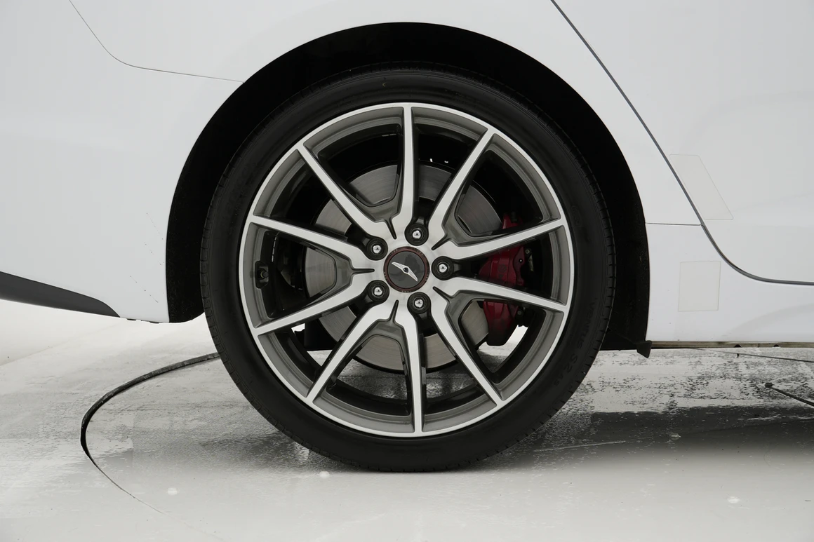 Genesis G70 - Фото 15