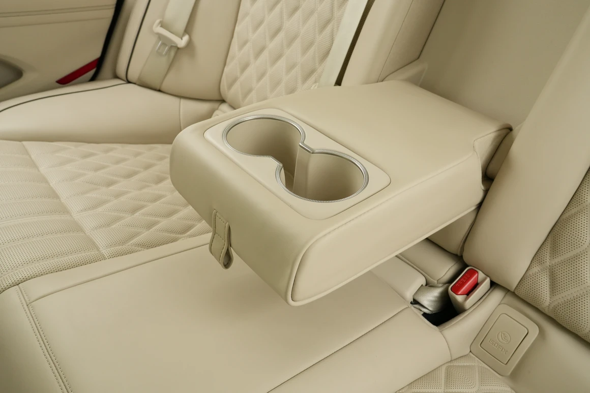 Genesis G70 - Фото 33