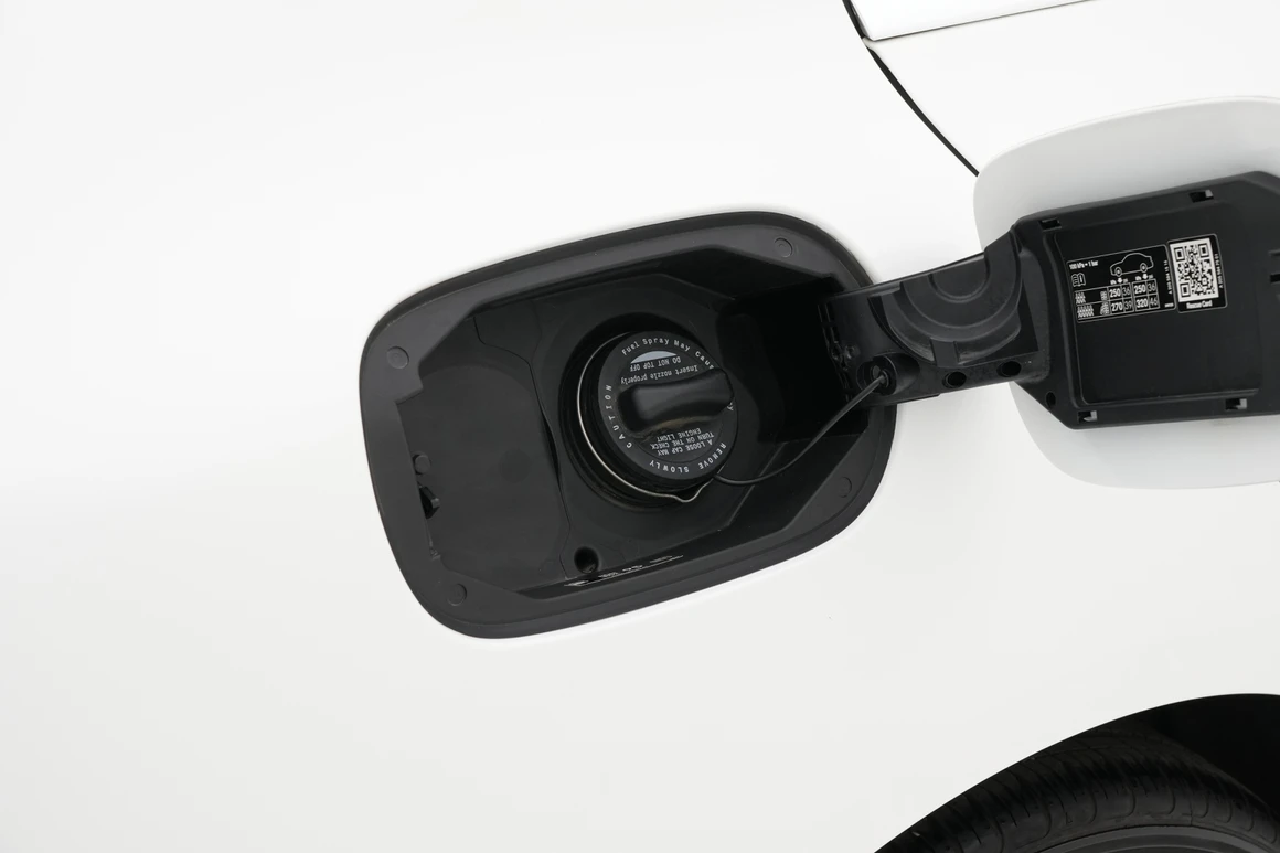 Mercedes-Benz C-Class - Фото 12