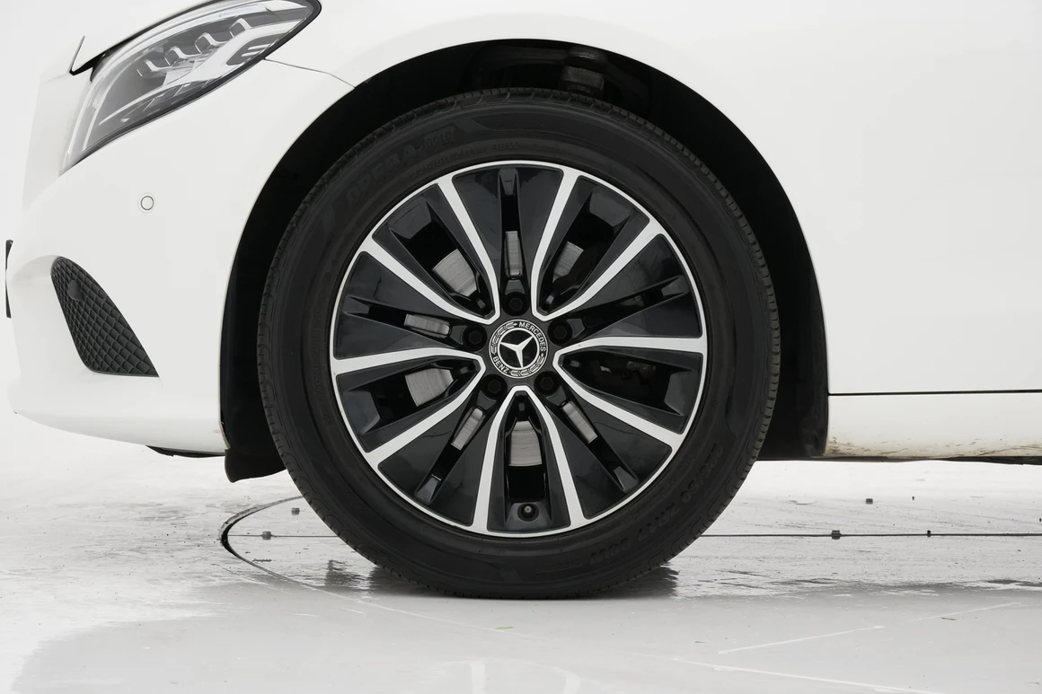 Mercedes-Benz C-Class - Фото 13