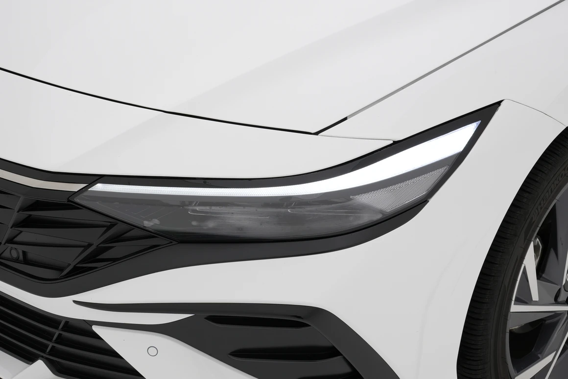 Hyundai Avante - Фото 9