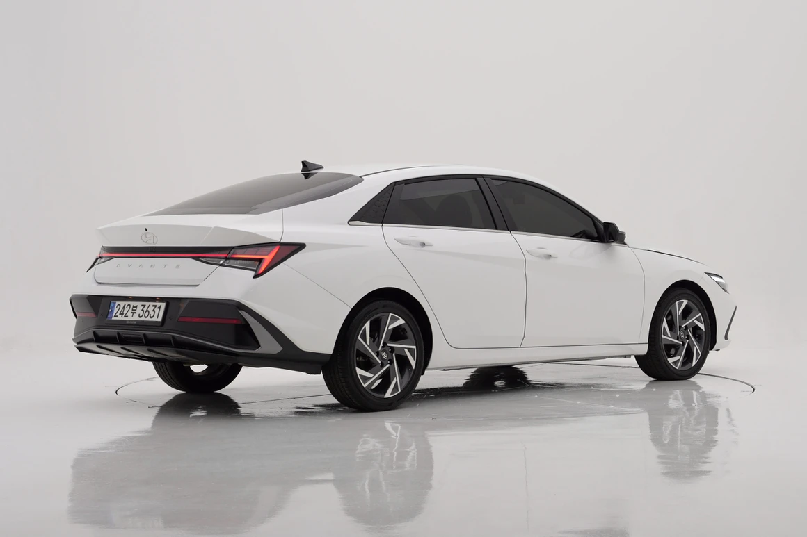Hyundai Avante - Фото 6
