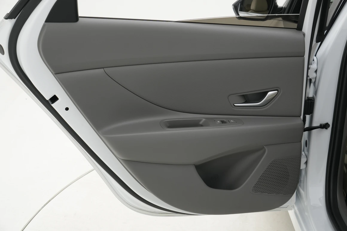 Hyundai Avante - Фото 20