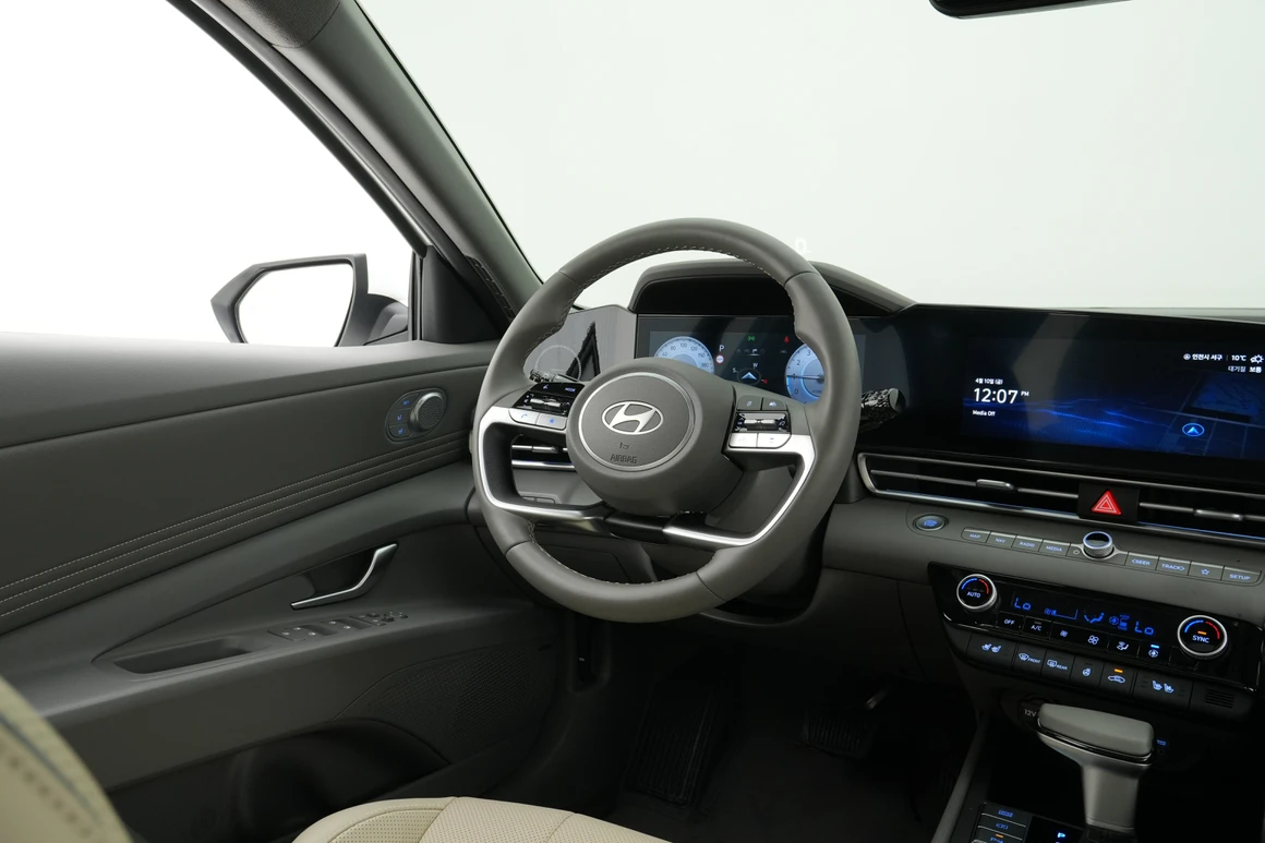 Hyundai Avante - Фото 17