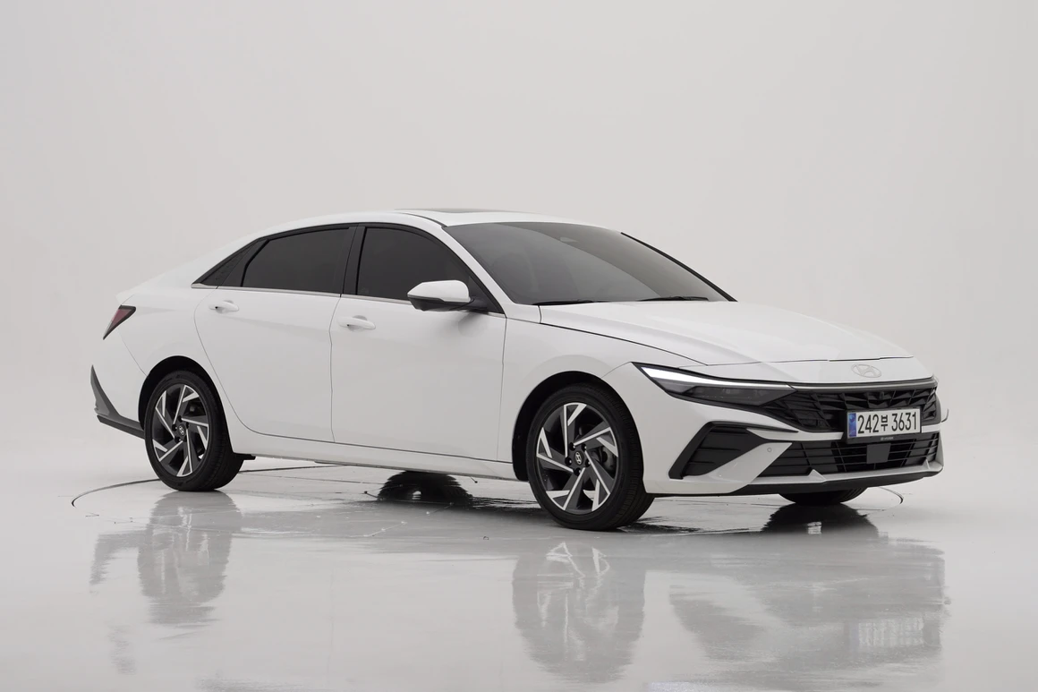 Hyundai Avante - Фото 8