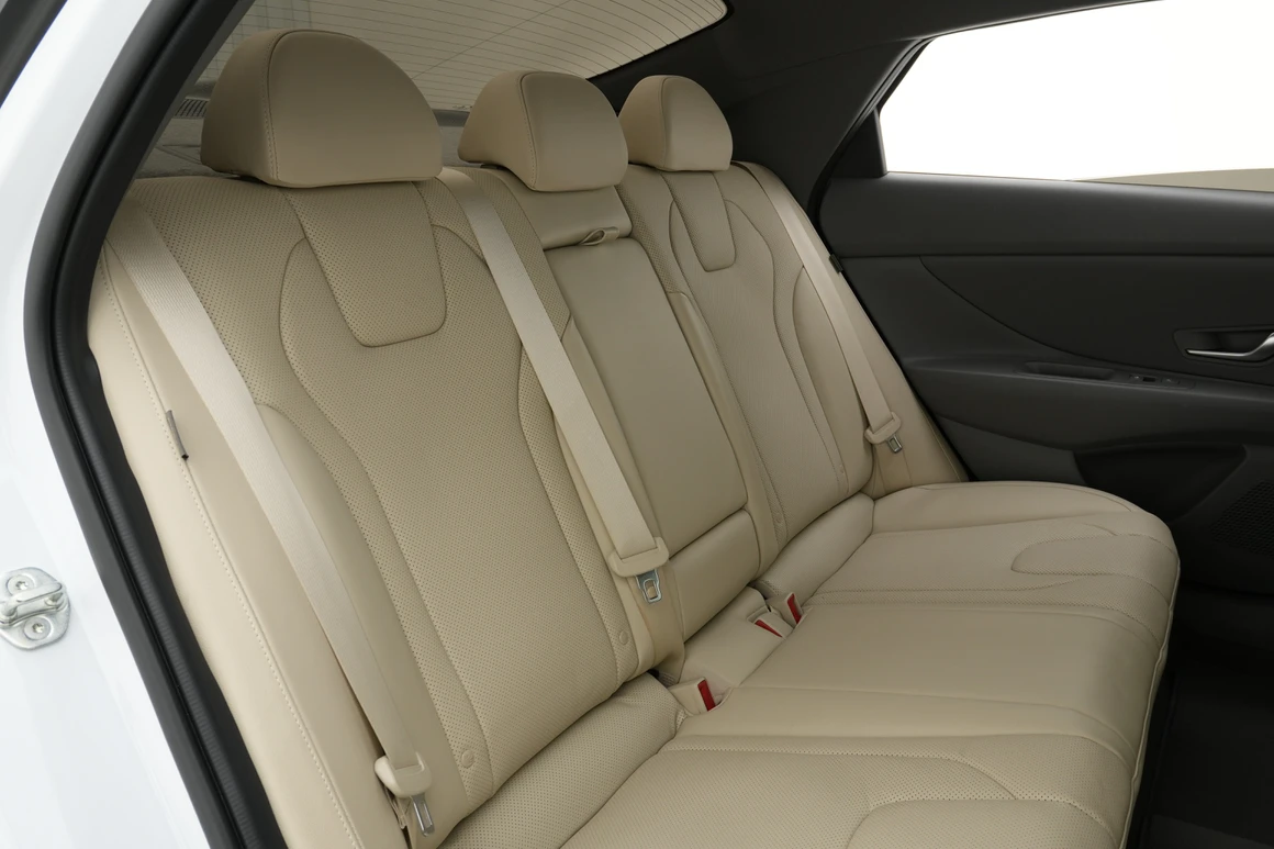 Hyundai Avante - Фото 29
