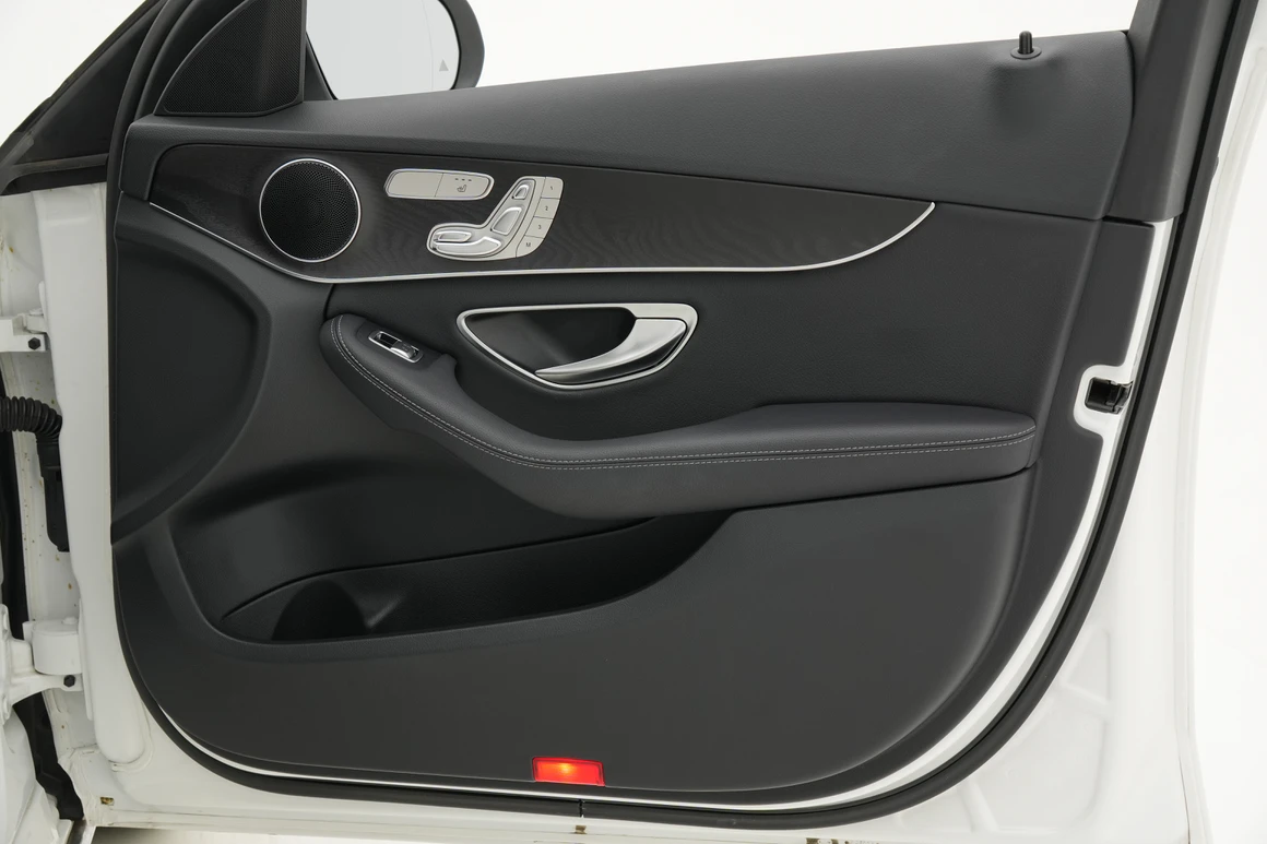 Mercedes-Benz C-Class - Фото 22