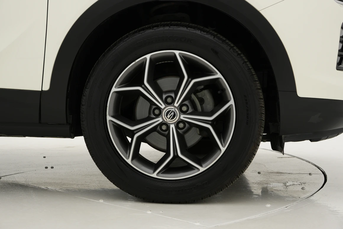 KG Mobility (Ssangyong) Korando - Фото 16