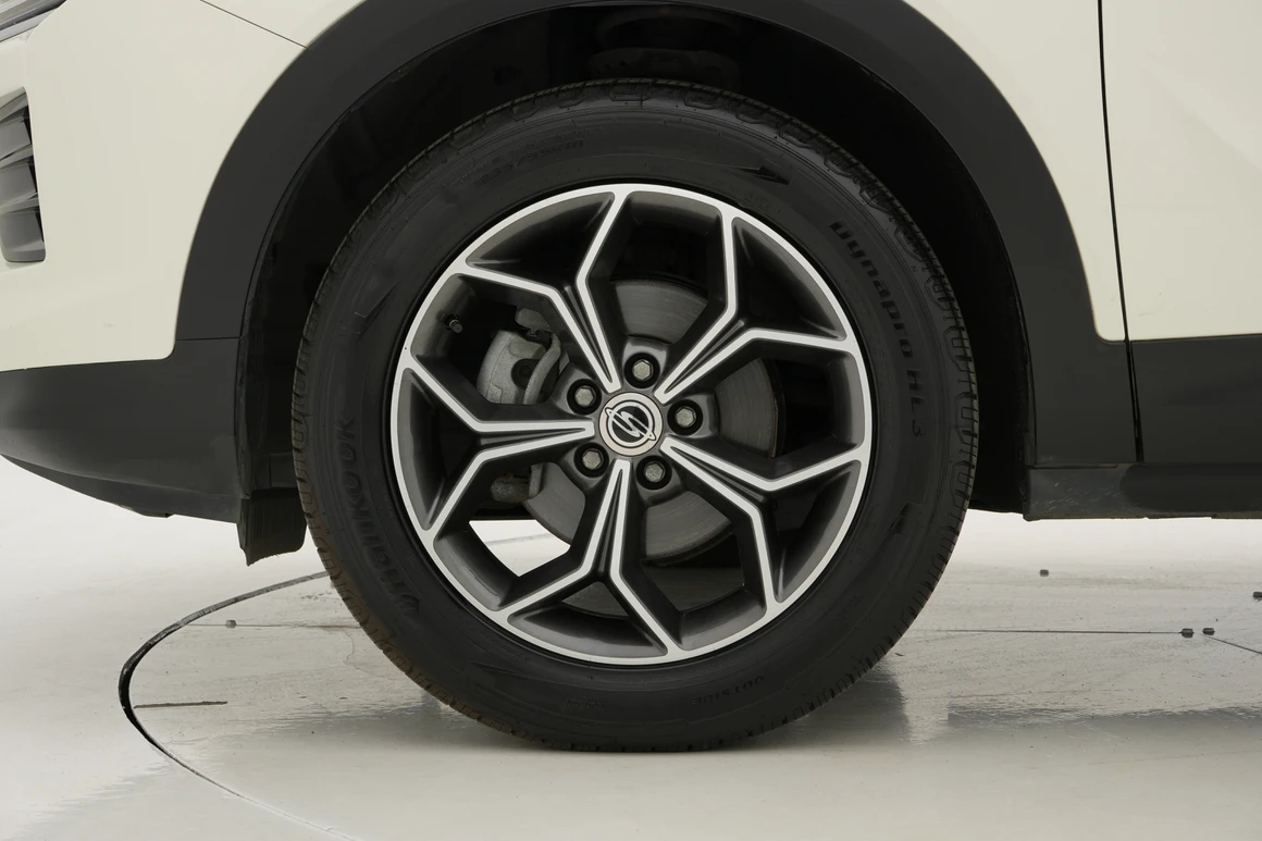 KG Mobility (Ssangyong) Korando - Фото 13
