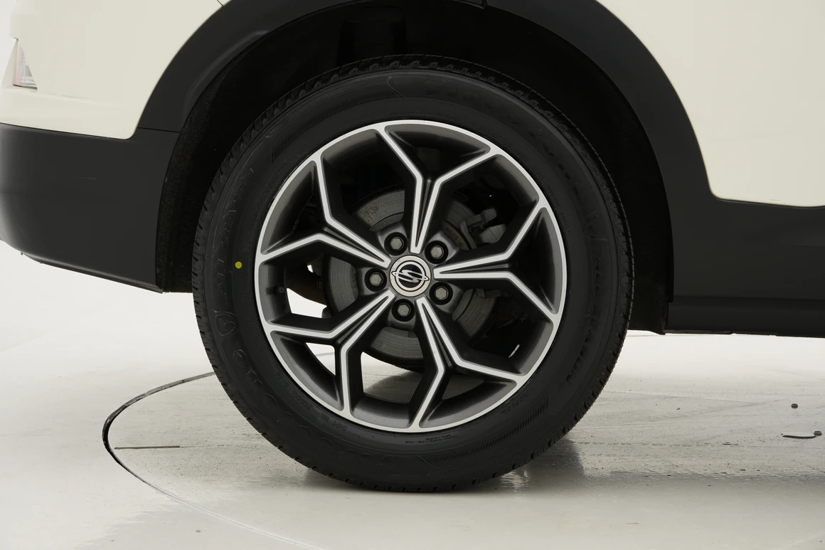 KG Mobility (Ssangyong) Korando - Фото 15