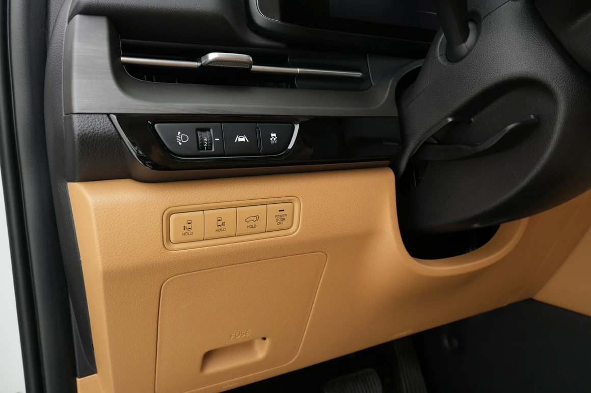 Kia Carnival - Фото 24