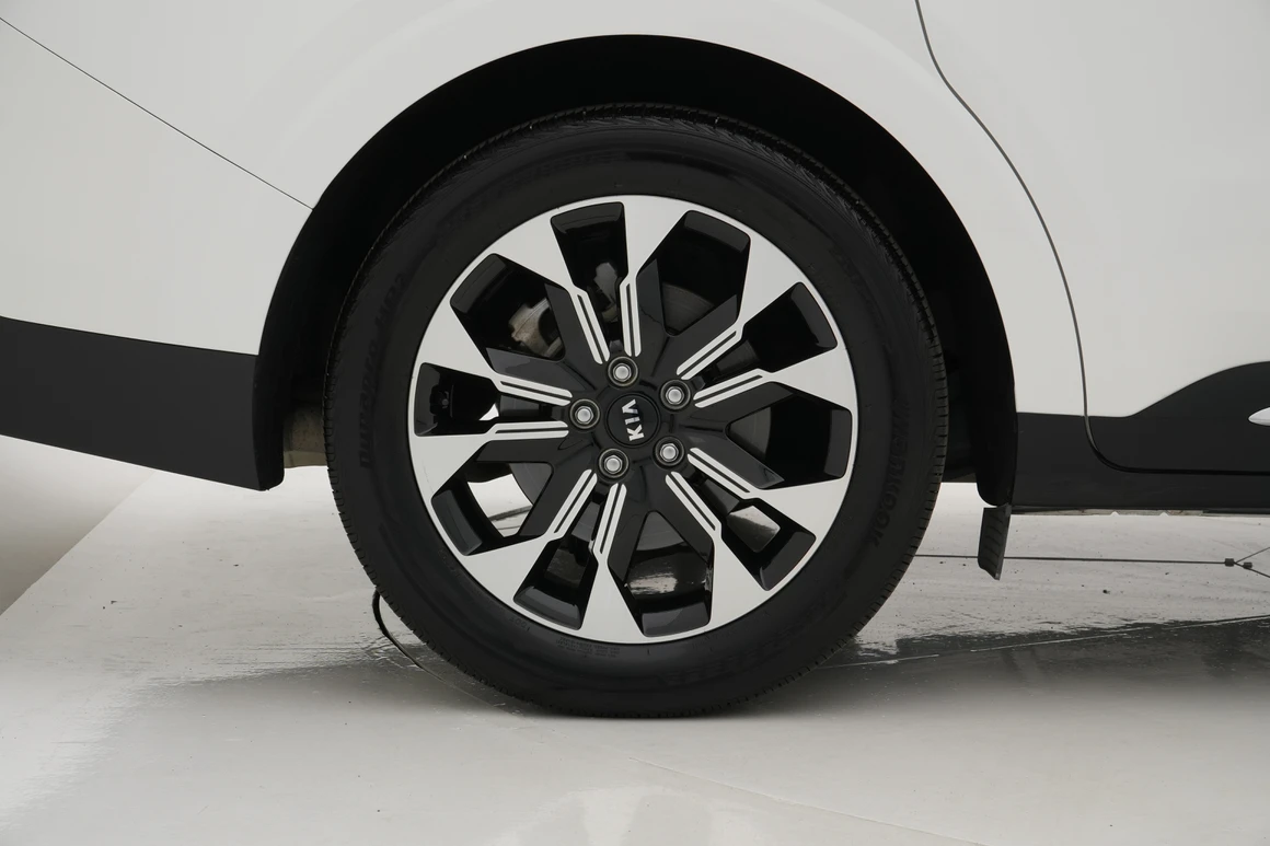 Kia Carnival - Фото 15