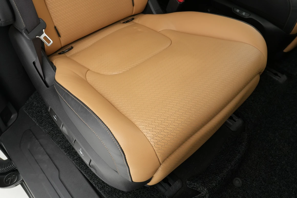 Kia Carnival - Фото 30