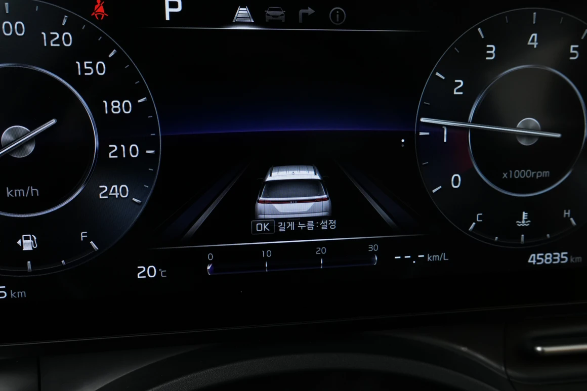 Kia Carnival - Фото 26