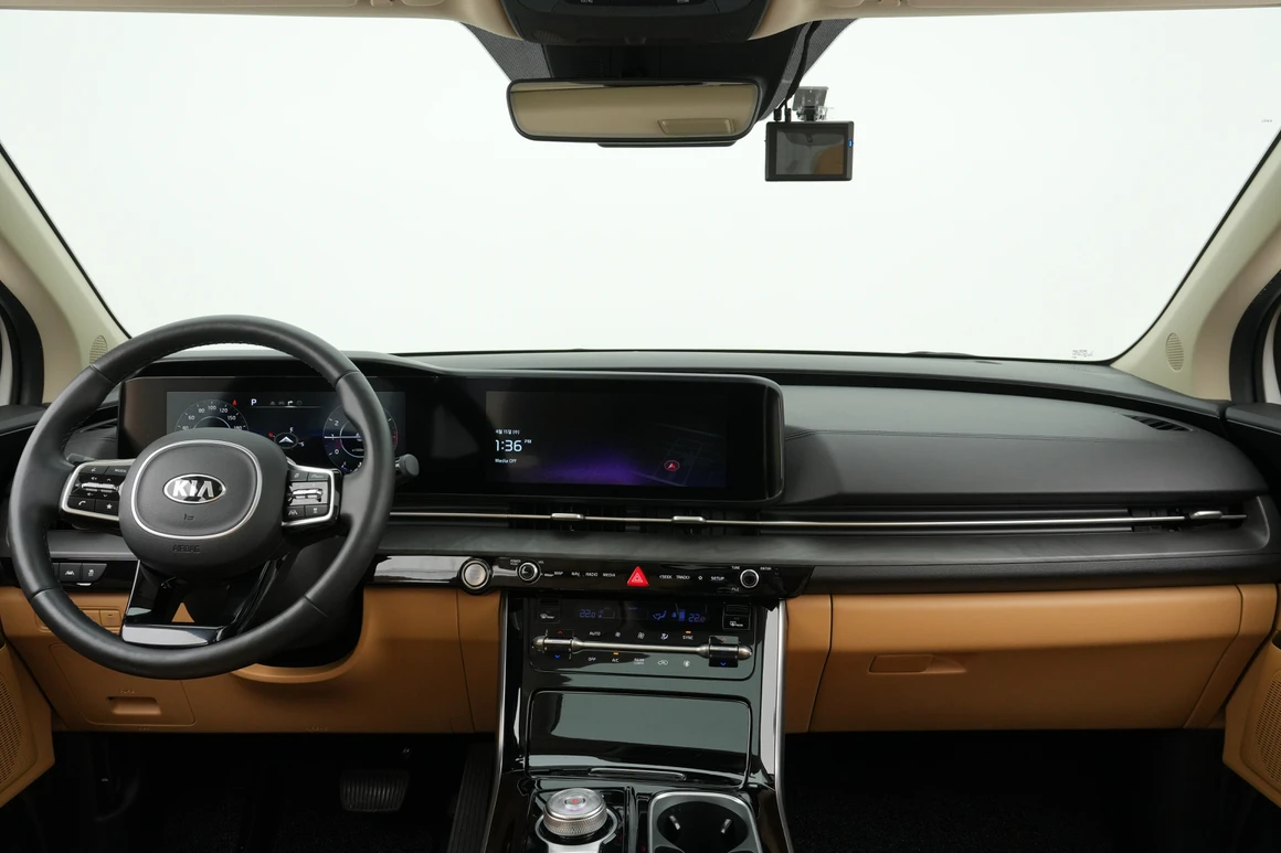 Kia Carnival - Фото 18