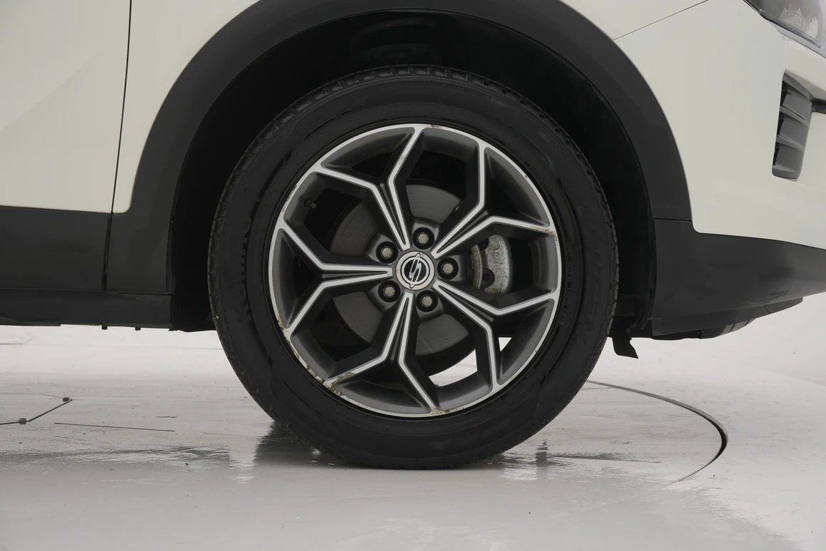 KG Mobility (Ssangyong) Korando - Фото 16