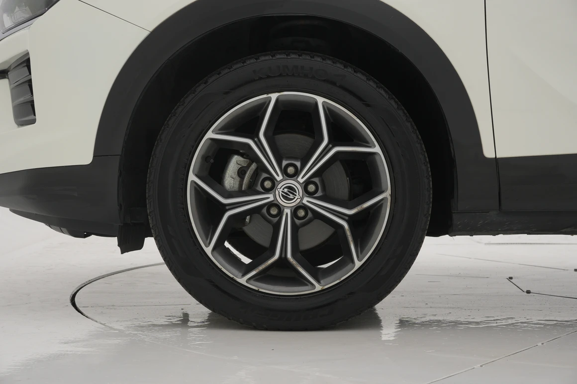 KG Mobility (Ssangyong) Korando - Фото 13