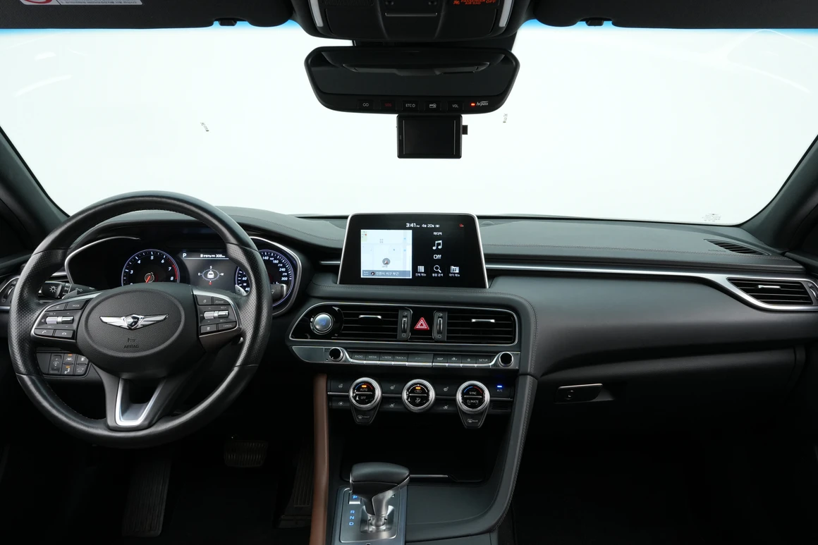 Genesis G70 - Фото 18