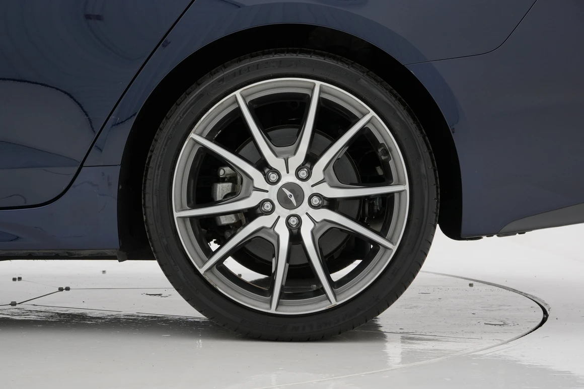 Genesis G70 - Фото 14