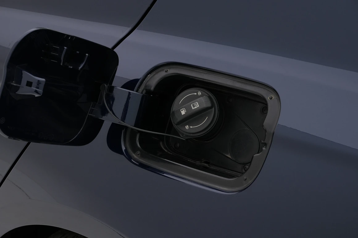 Genesis G70 - Фото 12